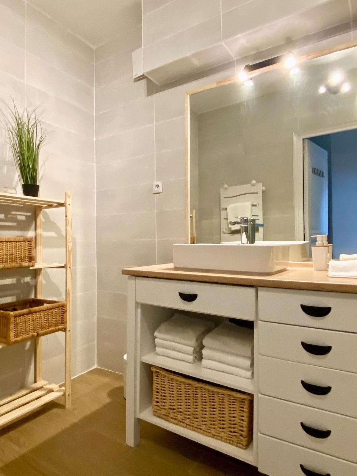 Le Grand Verdun - Charme Et Lumiere - 3 8 Personnes Apartamento